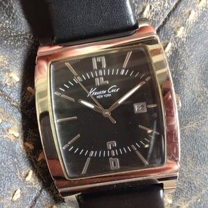 Kenneth Cole New York Mens tank wristwatch black dial leather strap 36mm watch